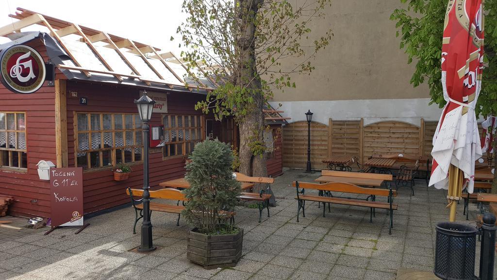 Restaurace U Marty Hotel Dubí Kültér fotó
