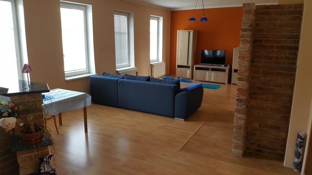 Restaurace U Marty Hotel Dubí Kültér fotó