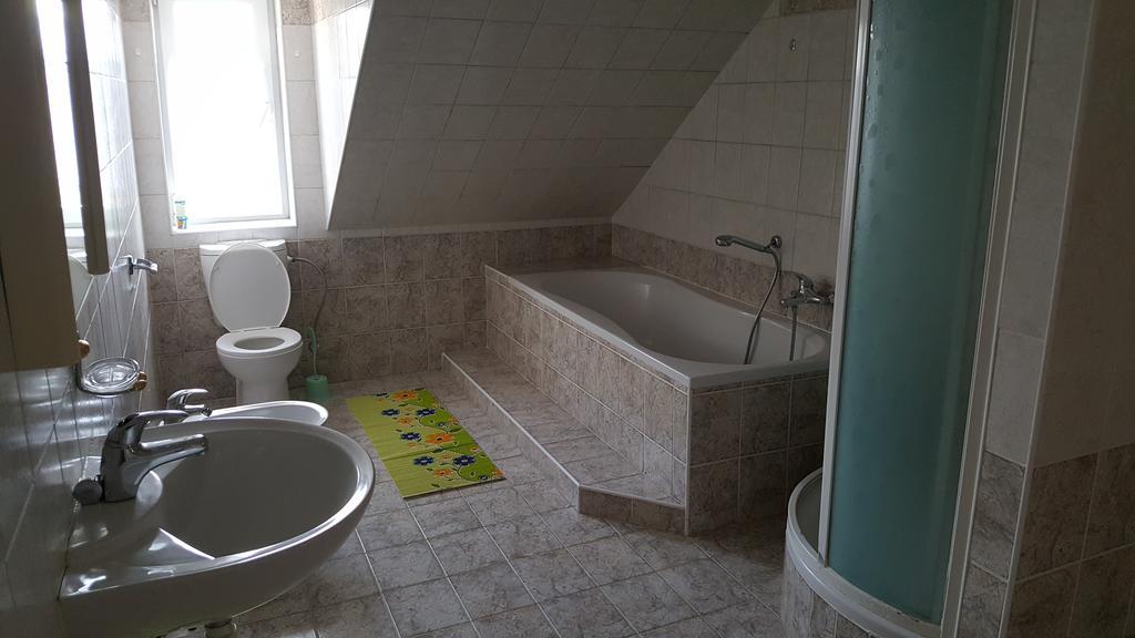 Restaurace U Marty Hotel Dubí Kültér fotó