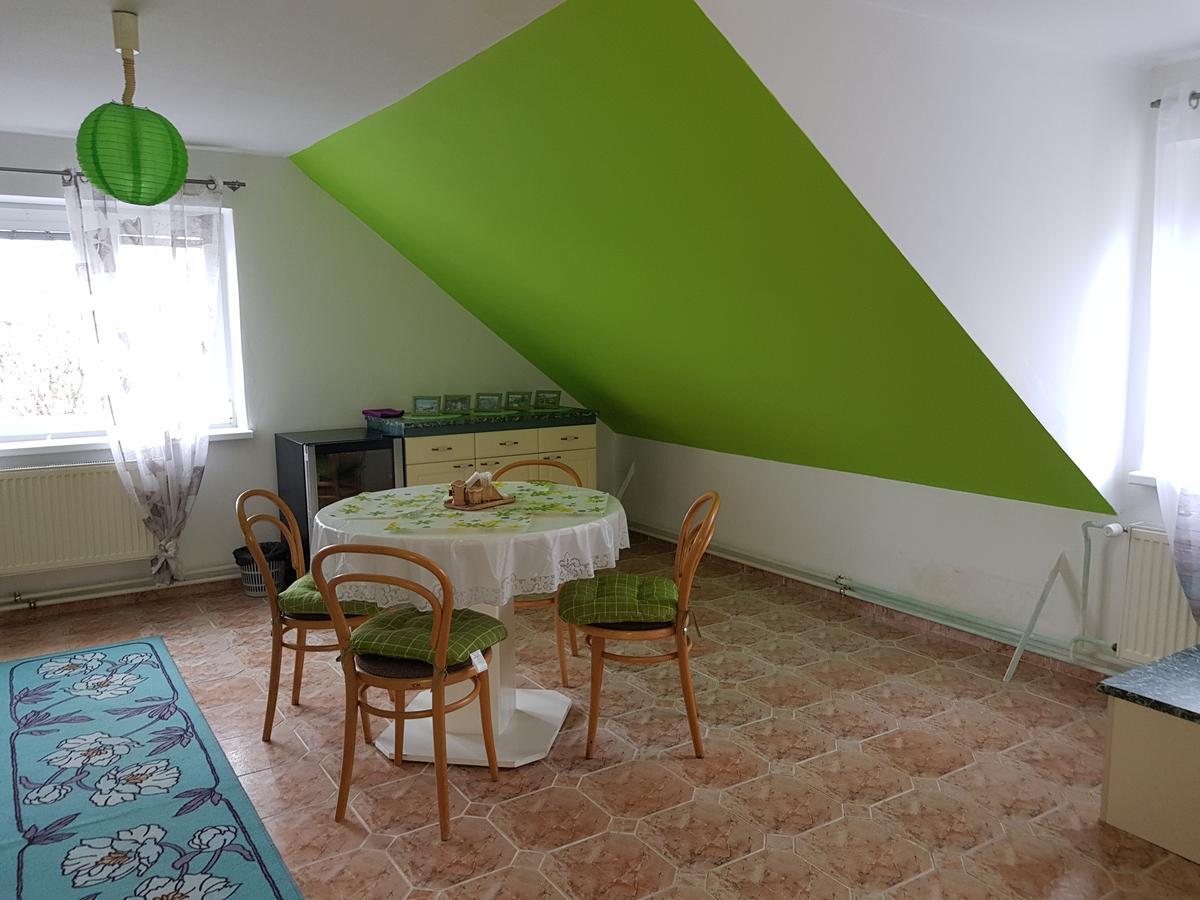 Restaurace U Marty Hotel Dubí Kültér fotó